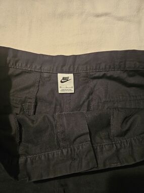 Nike Men’s Black Cargo Shorts with Utility Pockets